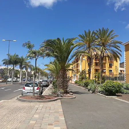 Apartamento With 2 Bedrooms In Palm-mar, With Pool Access, Balcony And W